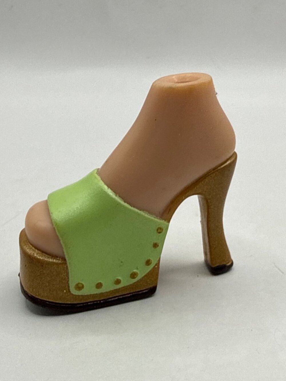Bratz Strut It Meygan Replacement Shoes Lime Green Gold Platform Heels MGA